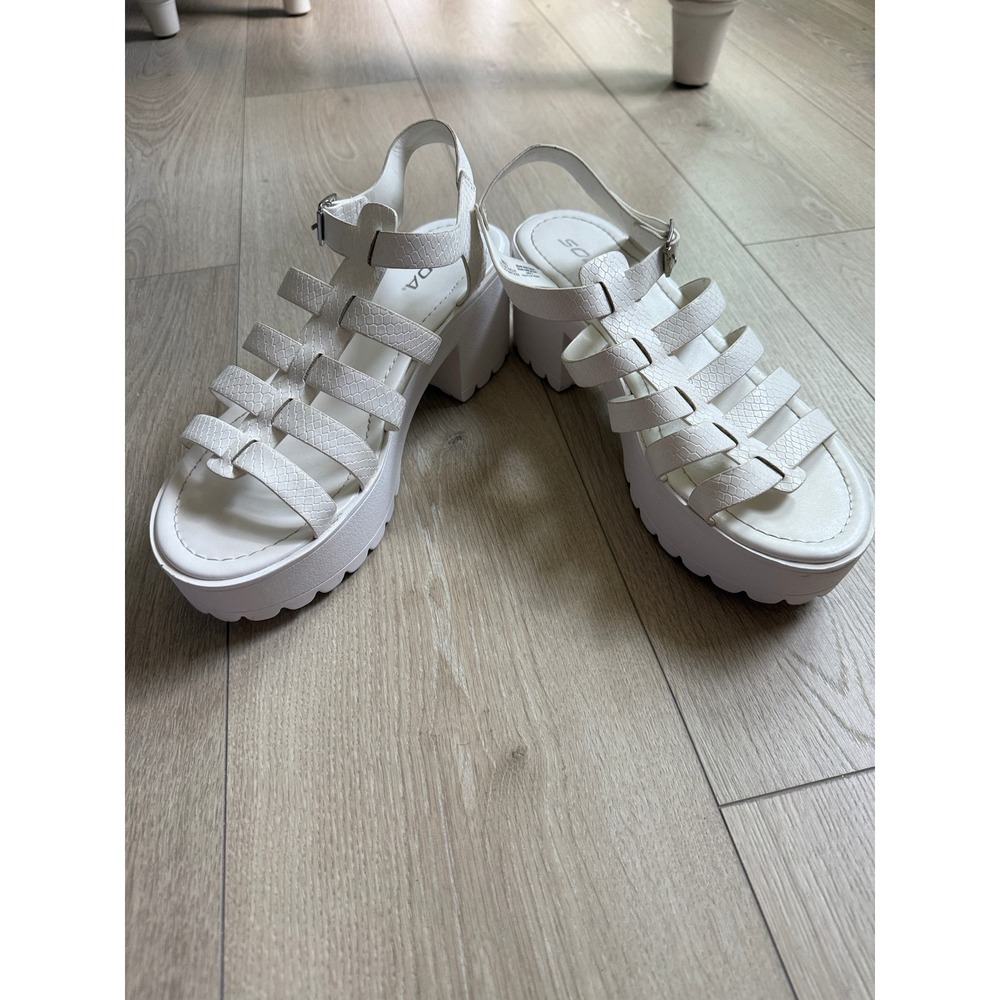 Soda Platform Sandals Women 8 Gladiator White Chunky Y2K Modern